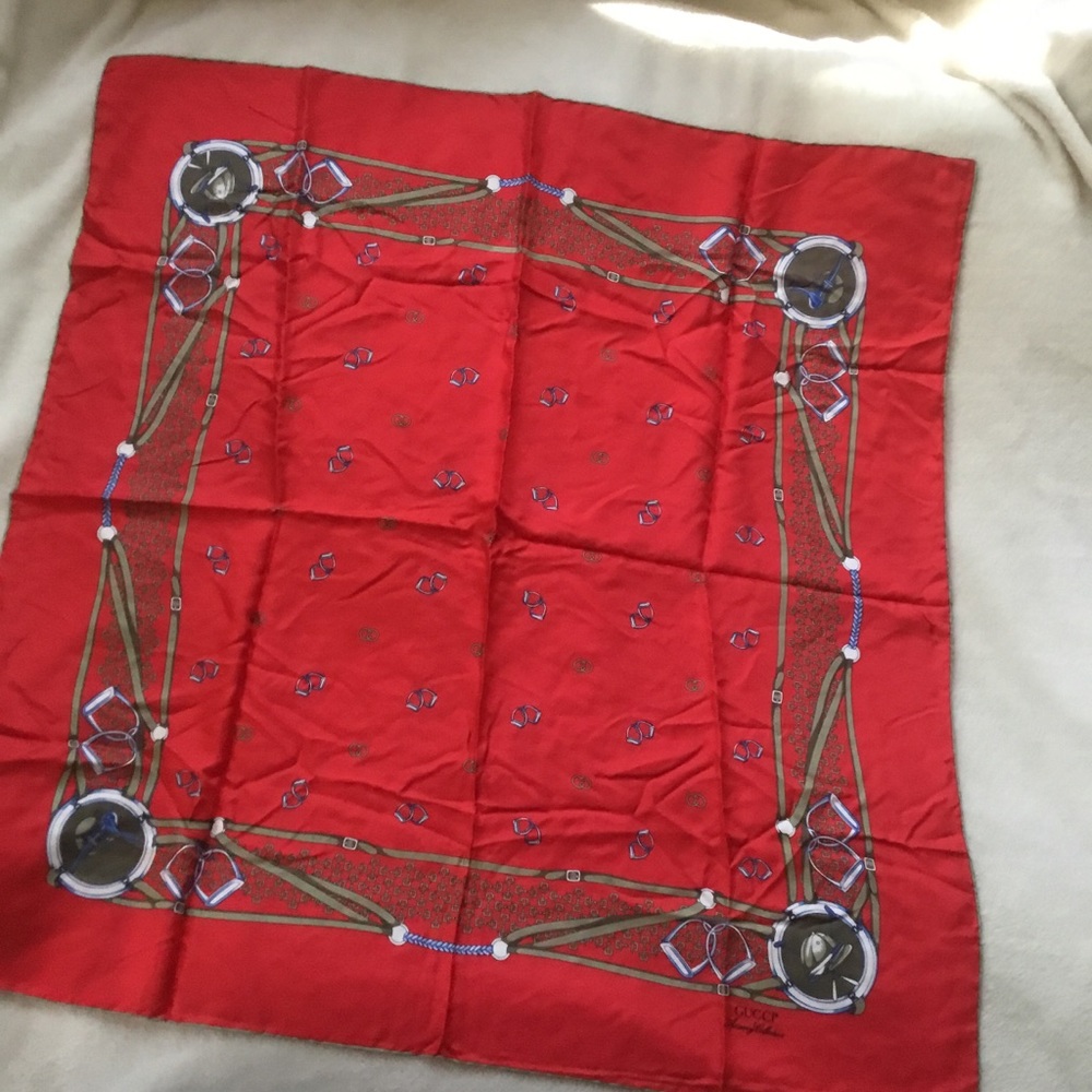 Vintage Gucci red silk equestrian scarf 34 x 34 - Picture 6 of 7
